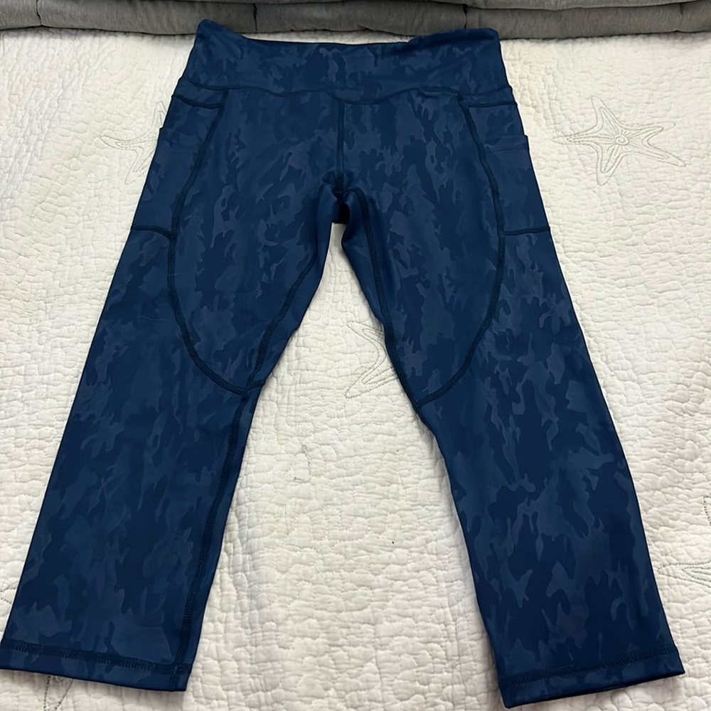 ZYIA Active Women’s Blue Camouflage Print Leggings with Pockets in size 8-10 - Picture 2 of 5